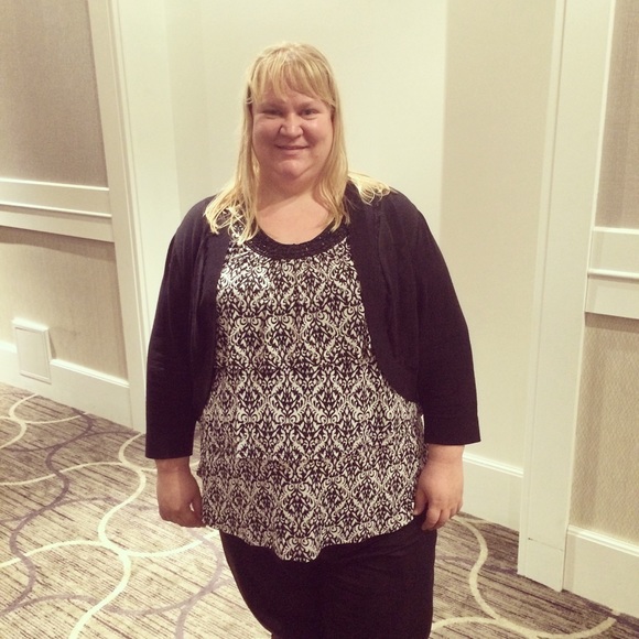 Meet your Posher, Deanna - Picture 2 of 2